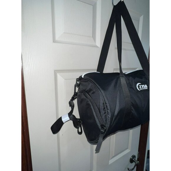 New Zyia Active Black Duffel Gym Bag With Adjustable Strap & Multiple Compartmen - Picture 8 of 11